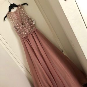 A Windsor princess style prom dress.
